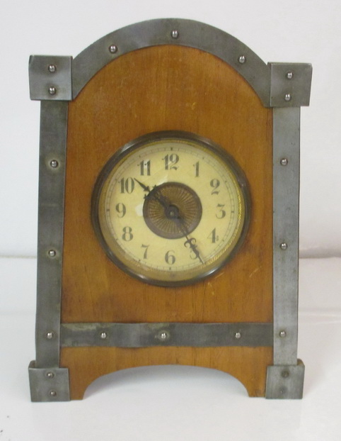 art nouveau clock in the style Serrurier Bovy